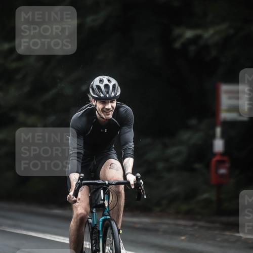 13.09.2026 - Stadtparktriathlon H.Heesch http://msf.ph/oto/10365691 13.09.2026 13:14:08 Radfahren 1198, 1265, 1289, 1343, 1344, 1473 meine-sportfotos.de