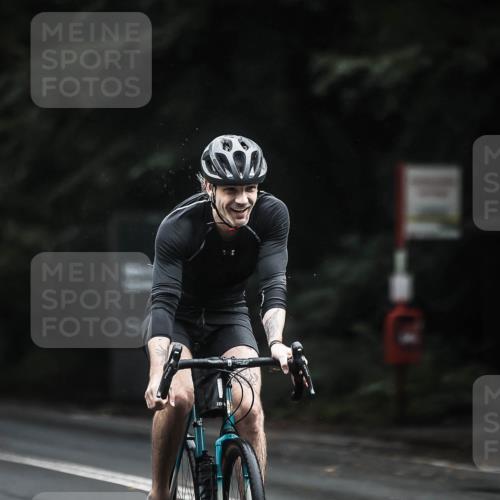 13.09.2026 - Stadtparktriathlon H.Heesch http://msf.ph/oto/10365696 13.09.2026 13:14:08 Radfahren 1198, 1265, 1289, 1343, 1344, 1473 meine-sportfotos.de