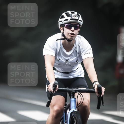 13.09.2026 - Stadtparktriathlon H.Heesch http://msf.ph/oto/10365708 13.09.2026 10:12:41 Radfahren 268, 303 meine-sportfotos.de
