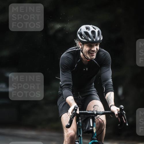 13.09.2026 - Stadtparktriathlon H.Heesch http://msf.ph/oto/10365711 13.09.2026 13:14:08 Radfahren 1198, 1265, 1289, 1343, 1344, 1473 meine-sportfotos.de