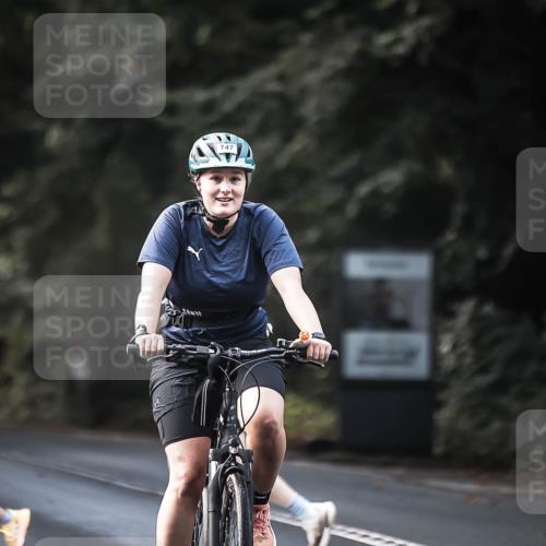 13.09.2026 - Stadtparktriathlon H.Heesch http://msf.ph/oto/10365727 13.09.2026 11:22:49 Radfahren 611, 656, 715, 747, 767 meine-sportfotos.de