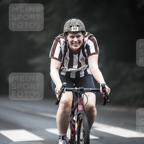 13.09.2026 - Stadtparktriathlon H.Heesch http://msf.ph/oto/10365737 13.09.2026 10:12:48 Radfahren 238, 265, 294, 302 meine-sportfotos.de