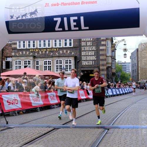 13.09.2026 - 21. swb-Marathon Bremen Tim E. http://msf.ph/oto/10365739 13.09.2026 13:03:18 Ziel 1381, 1862, 6918, 7265, 8319, 8325, 8331, 8756, 9200 meine-sportfotos.de