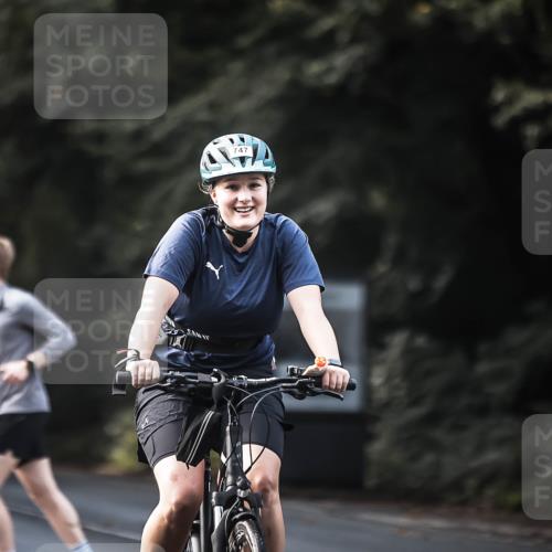 13.09.2026 - Stadtparktriathlon H.Heesch http://msf.ph/oto/10365741 13.09.2026 11:22:49 Radfahren 611, 656, 715, 747, 767 meine-sportfotos.de
