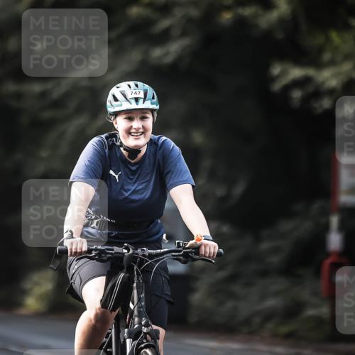 13.09.2026 - Stadtparktriathlon H.Heesch http://msf.ph/oto/10365755 13.09.2026 11:22:49 Radfahren 611, 656, 715, 747, 767 meine-sportfotos.de
