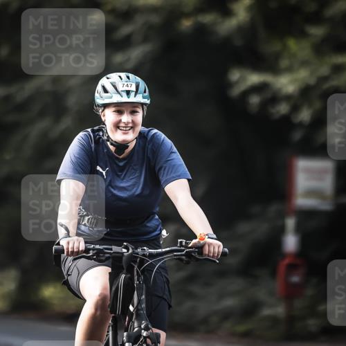 13.09.2026 - Stadtparktriathlon H.Heesch http://msf.ph/oto/10365762 13.09.2026 11:22:49 Radfahren 611, 656, 715, 747, 767 meine-sportfotos.de