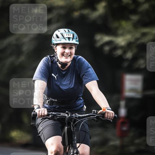 13.09.2026 - Stadtparktriathlon H.Heesch http://msf.ph/oto/10365767 13.09.2026 11:22:49 Radfahren 611, 656, 715, 747, 767 meine-sportfotos.de