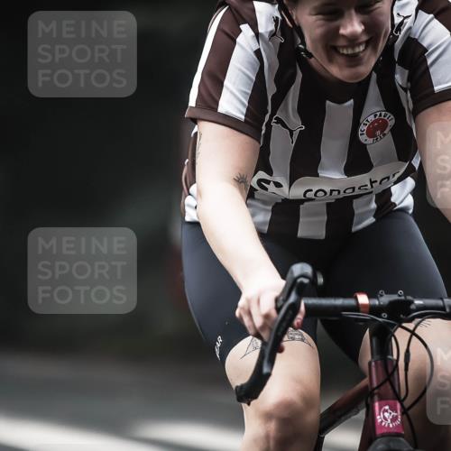 13.09.2026 - Stadtparktriathlon H.Heesch http://msf.ph/oto/10365771 13.09.2026 10:12:49 Radfahren 238, 265, 294, 302 meine-sportfotos.de