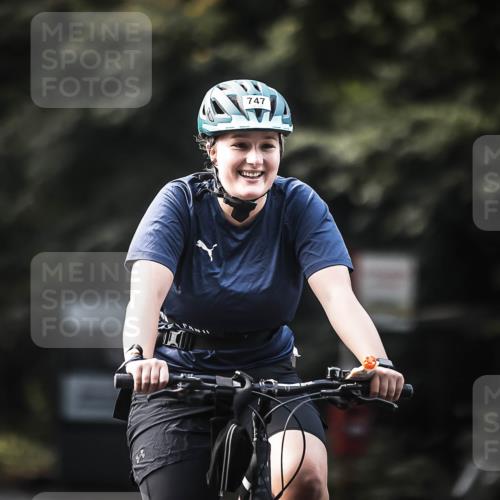 13.09.2026 - Stadtparktriathlon H.Heesch http://msf.ph/oto/10365775 13.09.2026 11:22:49 Radfahren 611, 656, 715, 747, 767 meine-sportfotos.de