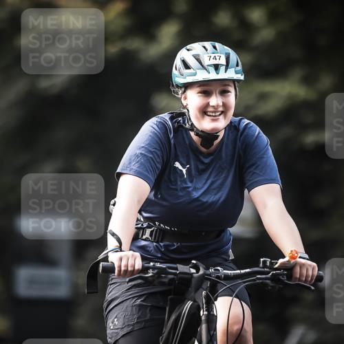 13.09.2026 - Stadtparktriathlon H.Heesch http://msf.ph/oto/10365782 13.09.2026 11:22:49 Radfahren 611, 656, 715, 747, 767 meine-sportfotos.de