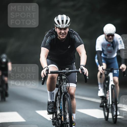 13.09.2026 - Stadtparktriathlon H.Heesch http://msf.ph/oto/10365786 13.09.2026 10:12:51 Radfahren 238, 265, 294, 302 meine-sportfotos.de