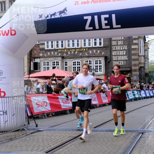 13.09.2026 - 21. swb-Marathon Bremen Tim E. http://msf.ph/oto/10365791 13.09.2026 13:03:18 Ziel 1381, 1862, 6918, 7265, 8319, 8325, 8331, 8756, 9200 meine-sportfotos.de
