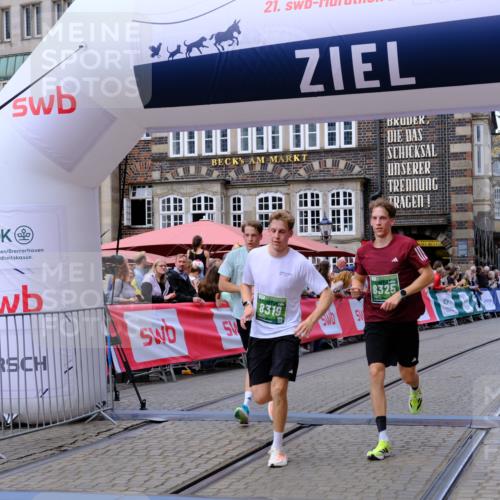 13.09.2026 - 21. swb-Marathon Bremen Tim E. http://msf.ph/oto/10365805 13.09.2026 13:03:18 Ziel 1381, 1862, 6918, 7265, 8319, 8325, 8331, 8756, 9200 meine-sportfotos.de