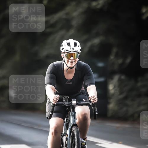 13.09.2026 - Stadtparktriathlon H.Heesch http://msf.ph/oto/10365808 13.09.2026 11:22:56 Radfahren 715, 732 meine-sportfotos.de