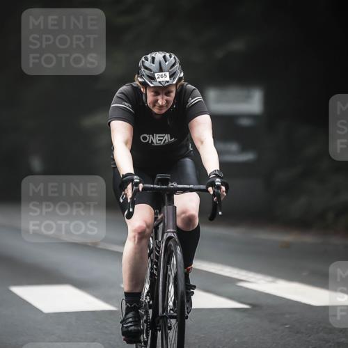 13.09.2026 - Stadtparktriathlon H.Heesch http://msf.ph/oto/10365811 13.09.2026 10:12:54 Radfahren 238, 265, 294, 302, 310 meine-sportfotos.de