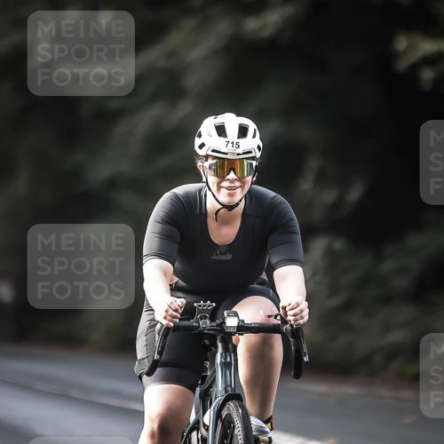 13.09.2026 - Stadtparktriathlon H.Heesch http://msf.ph/oto/10365817 13.09.2026 11:22:56 Radfahren 715, 732 meine-sportfotos.de