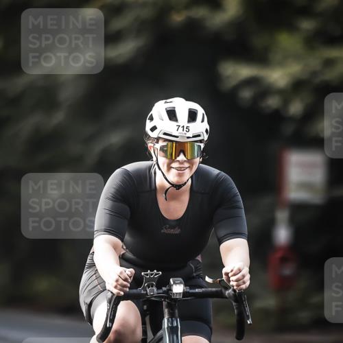13.09.2026 - Stadtparktriathlon H.Heesch http://msf.ph/oto/10365829 13.09.2026 11:22:56 Radfahren 715, 732 meine-sportfotos.de