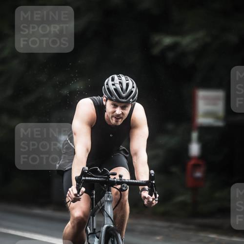 13.09.2026 - Stadtparktriathlon H.Heesch http://msf.ph/oto/10365894 13.09.2026 13:14:22 Radfahren 1202, 1353, 1406, 1414 meine-sportfotos.de