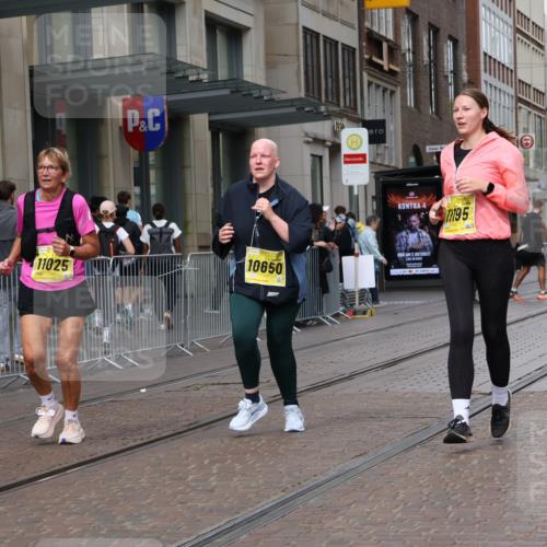 13.09.2026 - 21. swb-Marathon Bremen Strokosch-Dieckow http://msf.ph/oto/10365924 13.09.2026 11:30:18 Ziel 10650, 11025, 11195, 12535 meine-sportfotos.de