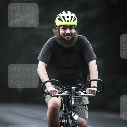 13.09.2026 - Stadtparktriathlon H.Heesch http://msf.ph/oto/10365925 13.09.2026 10:13:02 Radfahren 310, 336 meine-sportfotos.de