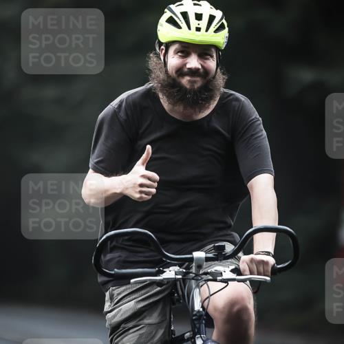 13.09.2026 - Stadtparktriathlon H.Heesch http://msf.ph/oto/10365934 13.09.2026 10:13:02 Radfahren 310, 336 meine-sportfotos.de