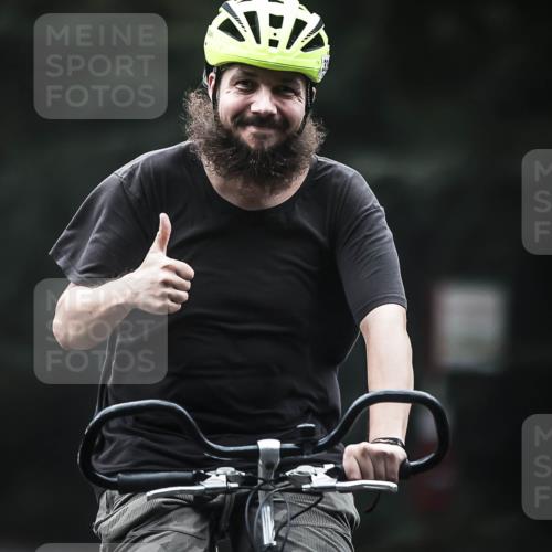 13.09.2026 - Stadtparktriathlon H.Heesch http://msf.ph/oto/10365940 13.09.2026 10:13:02 Radfahren 310, 336 meine-sportfotos.de