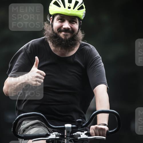 13.09.2026 - Stadtparktriathlon H.Heesch http://msf.ph/oto/10365946 13.09.2026 10:13:02 Radfahren 310, 336 meine-sportfotos.de