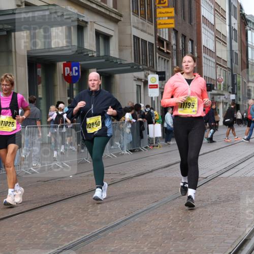 13.09.2026 - 21. swb-Marathon Bremen Strokosch-Dieckow http://msf.ph/oto/10365950 13.09.2026 11:30:19 Ziel 10650, 11025, 11195, 12535 meine-sportfotos.de