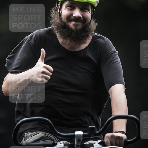 13.09.2026 - Stadtparktriathlon H.Heesch http://msf.ph/oto/10365959 13.09.2026 10:13:02 Radfahren 310, 336 meine-sportfotos.de