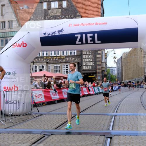 13.09.2026 - 21. swb-Marathon Bremen Tim E. http://msf.ph/oto/10365962 13.09.2026 13:03:27 Ziel 7206, 7478, 8028, 8756, 9200 meine-sportfotos.de