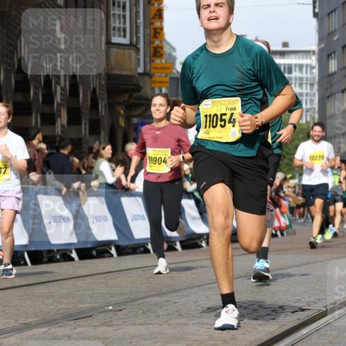 13.09.2026 - 21. swb-Marathon Bremen Strokosch-Dieckow http://msf.ph/oto/10365971 13.09.2026 11:00:01 Ziel 10147, 10236, 10355, 10669, 10745, 10928, 10929, 11054, 11056, 11089, 11194, 11207, 11419, 11501, 11519, 11594, 11803, 12138, 12242, 12243, 12480, 12481, 12527, 10758, 11016, 11158, 11159, 11160, 11259, 11453, 11524, 11525, 11528, 11587, 11588, 11589, 11907, 12123, 12190, 12274, 12352 meine-sportfotos.de