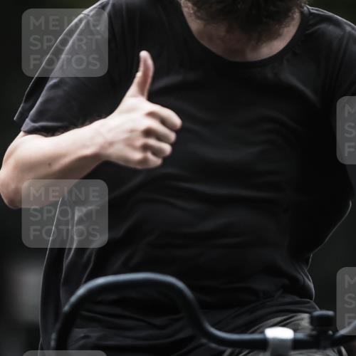13.09.2026 - Stadtparktriathlon H.Heesch http://msf.ph/oto/10365973 13.09.2026 10:13:03 Radfahren 297, 310, 336 meine-sportfotos.de