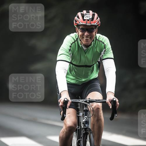13.09.2026 - Stadtparktriathlon H.Heesch http://msf.ph/oto/10365979 13.09.2026 10:13:09 Radfahren 252, 297 meine-sportfotos.de