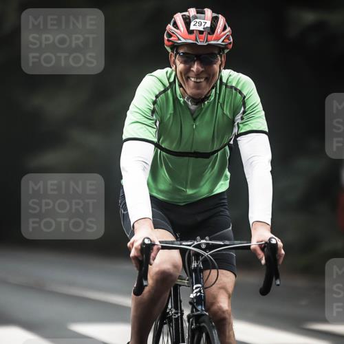 13.09.2026 - Stadtparktriathlon H.Heesch http://msf.ph/oto/10365985 13.09.2026 10:13:10 Radfahren 252, 297 meine-sportfotos.de