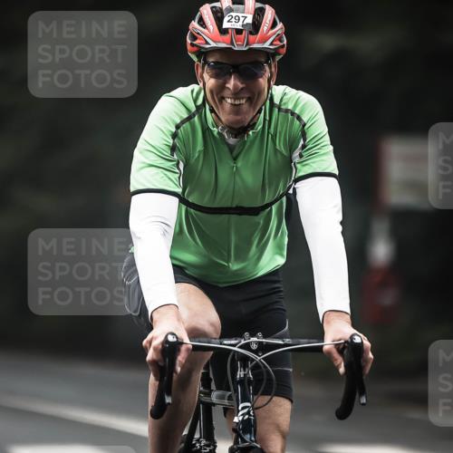 13.09.2026 - Stadtparktriathlon H.Heesch http://msf.ph/oto/10365990 13.09.2026 10:13:10 Radfahren 252, 297 meine-sportfotos.de