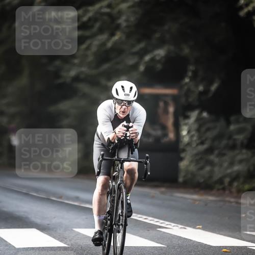 13.09.2026 - Stadtparktriathlon H.Heesch http://msf.ph/oto/10365991 13.09.2026 11:23:06 Radfahren 632, 634, 698, 732, 807 meine-sportfotos.de