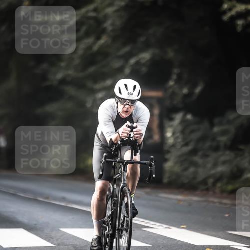 13.09.2026 - Stadtparktriathlon H.Heesch http://msf.ph/oto/10366003 13.09.2026 11:23:06 Radfahren 632, 634, 698, 732, 807 meine-sportfotos.de