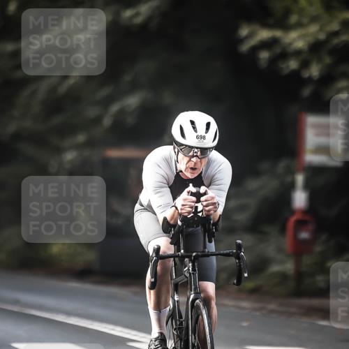 13.09.2026 - Stadtparktriathlon H.Heesch http://msf.ph/oto/10366018 13.09.2026 11:23:06 Radfahren 632, 634, 698, 732, 807 meine-sportfotos.de