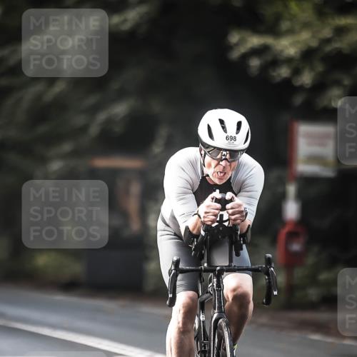 13.09.2026 - Stadtparktriathlon H.Heesch http://msf.ph/oto/10366021 13.09.2026 11:23:06 Radfahren 632, 634, 698, 732, 807 meine-sportfotos.de