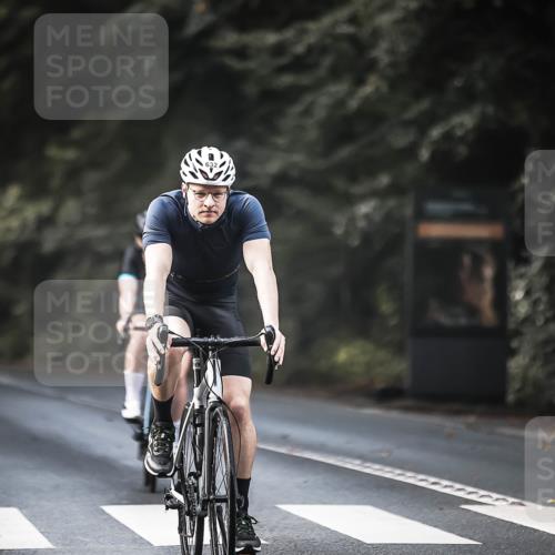 13.09.2026 - Stadtparktriathlon H.Heesch http://msf.ph/oto/10366033 13.09.2026 11:23:07 Radfahren 632, 634, 698, 807 meine-sportfotos.de