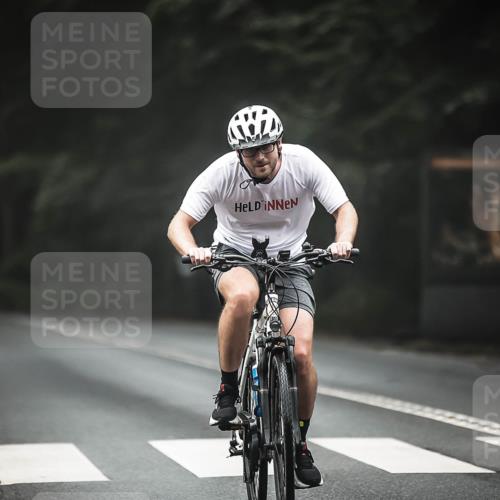 13.09.2026 - Stadtparktriathlon H.Heesch http://msf.ph/oto/10366034 13.09.2026 10:13:12 Radfahren 252, 297 meine-sportfotos.de