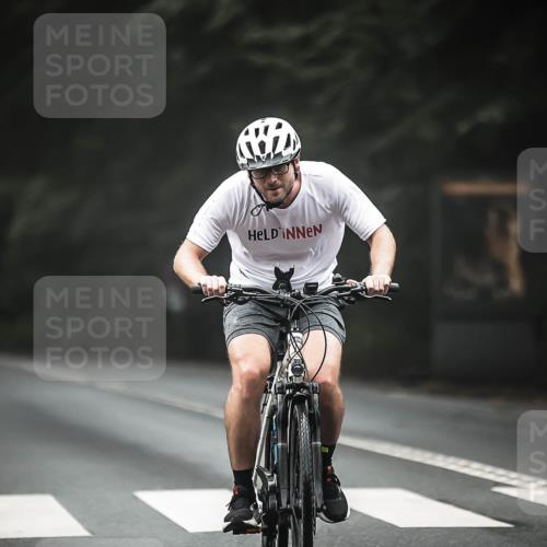 13.09.2026 - Stadtparktriathlon H.Heesch http://msf.ph/oto/10366043 13.09.2026 10:13:12 Radfahren 252, 297 meine-sportfotos.de