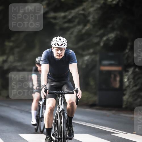 13.09.2026 - Stadtparktriathlon H.Heesch http://msf.ph/oto/10366044 13.09.2026 11:23:07 Radfahren 632, 634, 698, 807 meine-sportfotos.de