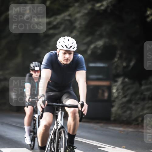 13.09.2026 - Stadtparktriathlon H.Heesch http://msf.ph/oto/10366055 13.09.2026 11:23:08 Radfahren 632, 634, 678, 698, 807 meine-sportfotos.de