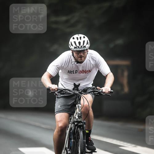 13.09.2026 - Stadtparktriathlon H.Heesch http://msf.ph/oto/10366057 13.09.2026 10:13:12 Radfahren 252, 297 meine-sportfotos.de
