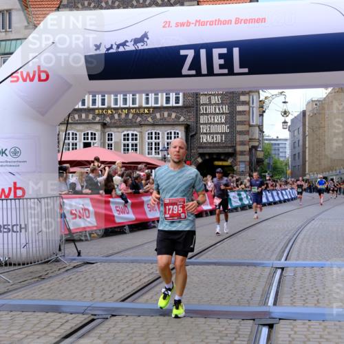 13.09.2026 - 21. swb-Marathon Bremen Tim E. http://msf.ph/oto/10366059 13.09.2026 13:03:31 Ziel 7206, 7478, 8028, 8756, 9200 meine-sportfotos.de