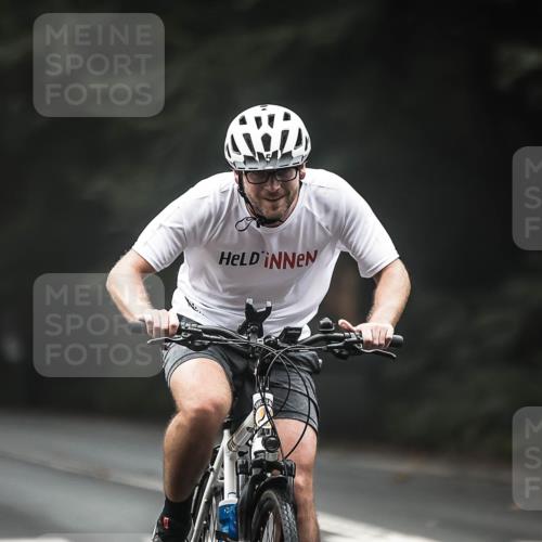 13.09.2026 - Stadtparktriathlon H.Heesch http://msf.ph/oto/10366075 13.09.2026 10:13:13 Radfahren 252, 297 meine-sportfotos.de
