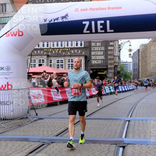 13.09.2026 - 21. swb-Marathon Bremen Tim E. http://msf.ph/oto/10366076 13.09.2026 13:03:31 Ziel 7206, 7478, 8028, 8756, 9200 meine-sportfotos.de