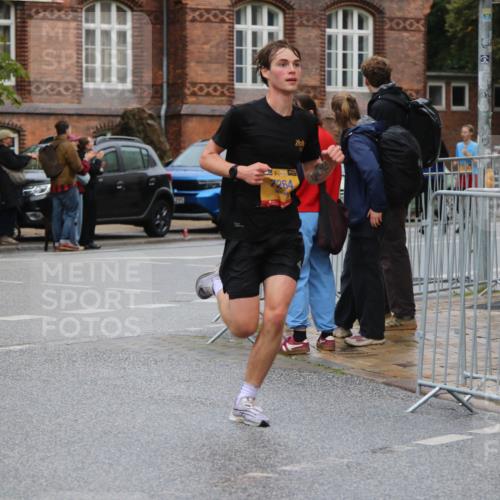 13.09.2026 - Kiel Lauf Markus Tischler http://msf.ph/oto/10366092 13.09.2026 12:09:07 Fleethörn 000, 300, 295, 38, 264 meine-sportfotos.de