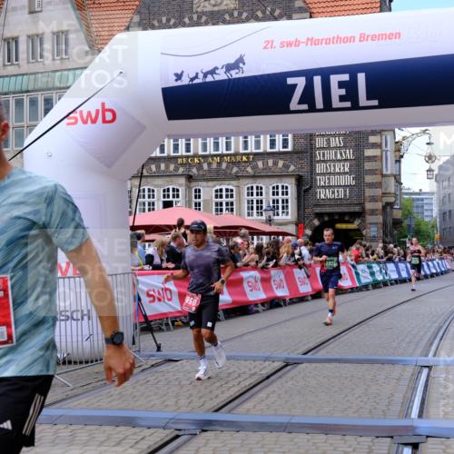 13.09.2026 - 21. swb-Marathon Bremen Tim E. http://msf.ph/oto/10366093 13.09.2026 13:03:33 Ziel 7206, 7478, 8028, 8756, 9200 meine-sportfotos.de